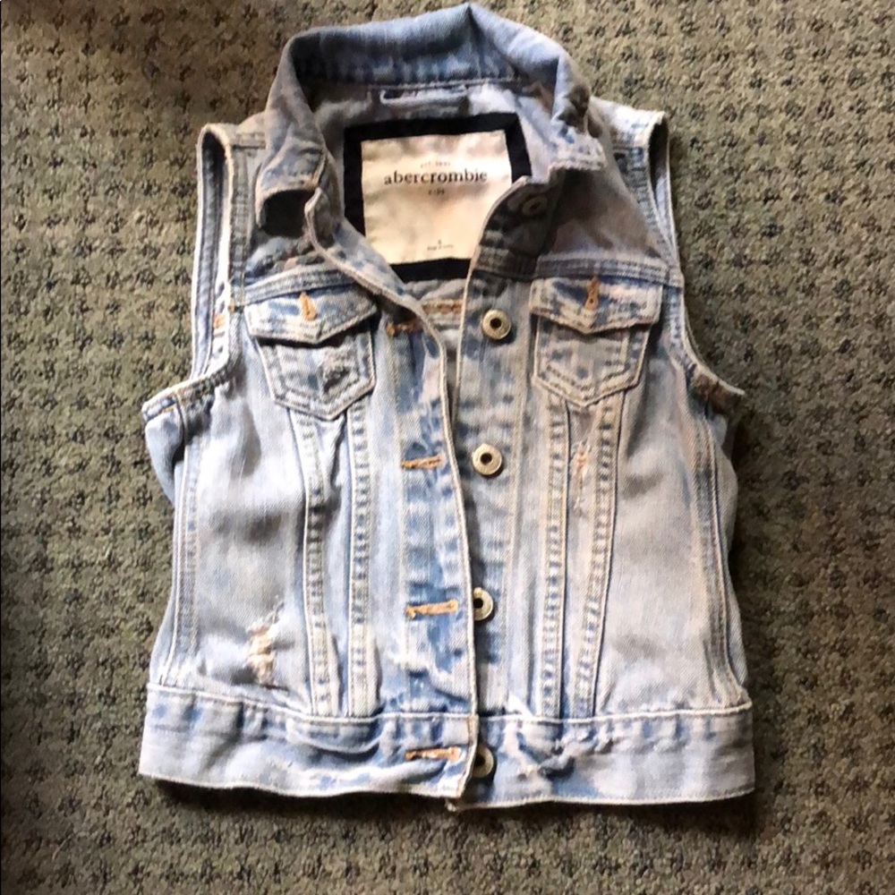 Abercrombie sleeveless denim vest size small